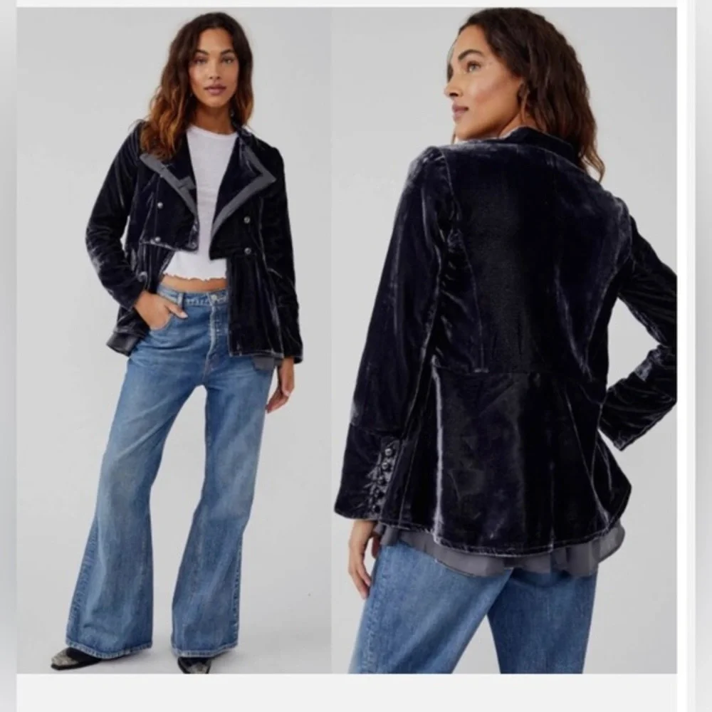 Free People Faye black Ebony Velvet Jacket‎ Size Small brand new